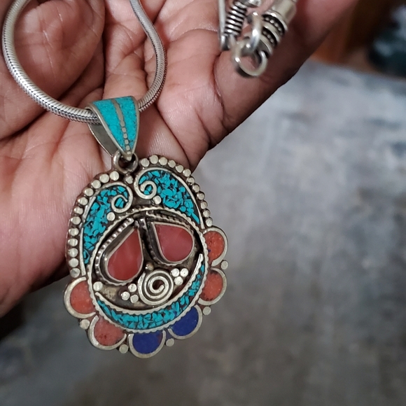 Tibetan Silver Pendant on a Snake Chain - Picture 6 of 6